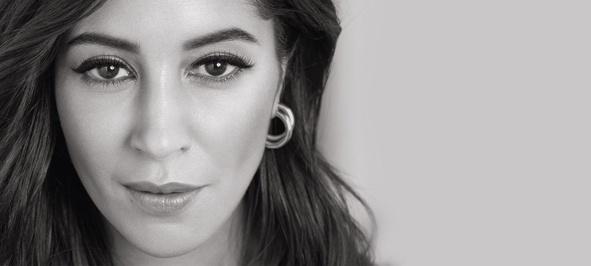 Transparent Leila Bekhti Volume Million